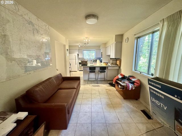 4230 Sw HEWETT Blvd, Portland, OR 97221