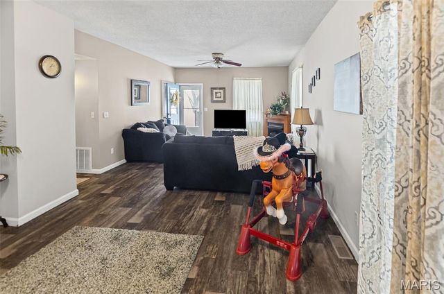 101 Mor, Wilsonville, IL 62093