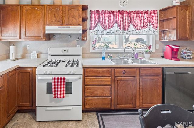 101 Mor, Wilsonville, IL 62093