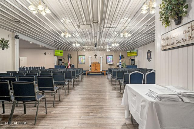 164 Oak Rd, Crossville, TN 38555