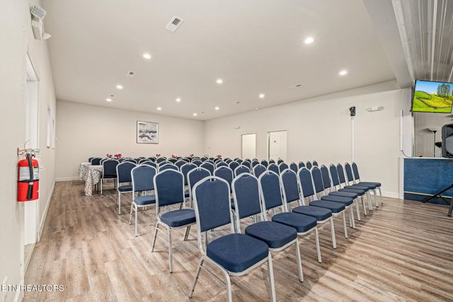 164 Oak Rd, Crossville, TN 38555