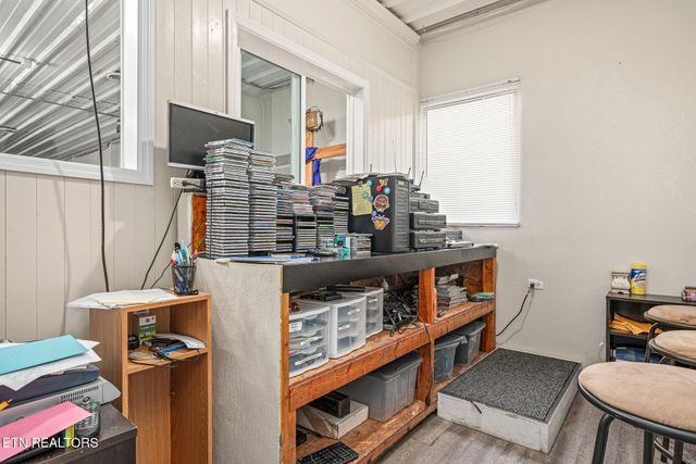 164 Oak Rd, Crossville, TN 38555