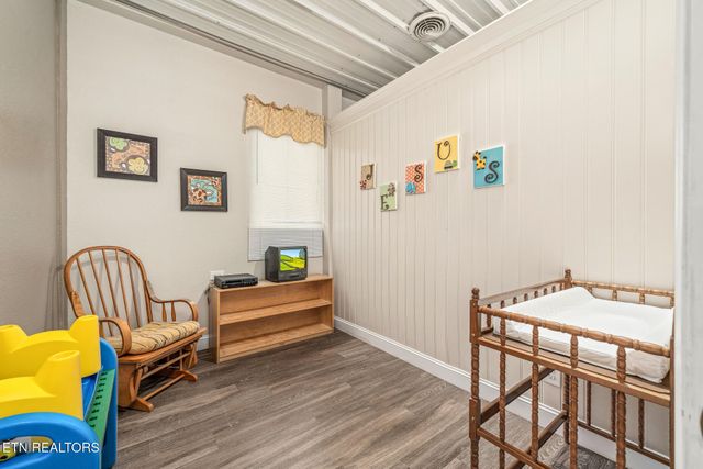 164 Oak Rd, Crossville, TN 38555