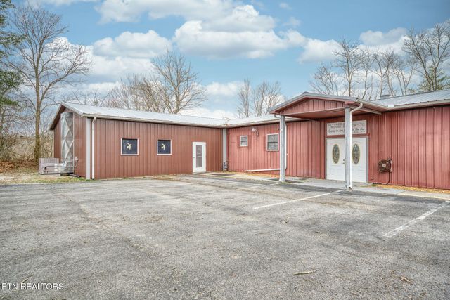 164 Oak Rd, Crossville, TN 38555