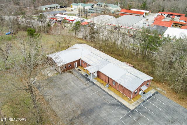 164 Oak Rd, Crossville, TN 38555