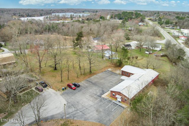 164 Oak Rd, Crossville, TN 38555