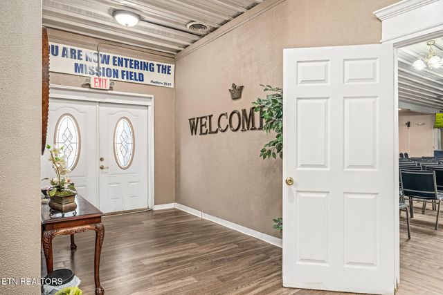 164 Oak Rd, Crossville, TN 38555