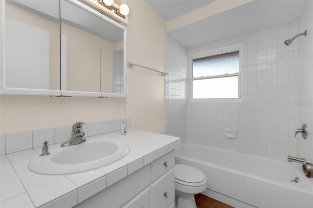 1238 WATERSIDE LANE, Venice, FL 34285
