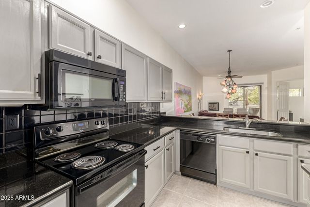 8270 N HAYDEN Road 2004, Scottsdale, AZ 85258