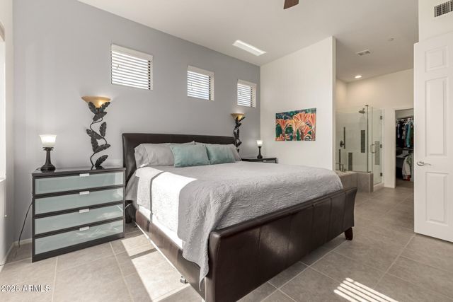 8270 N HAYDEN Road 2004, Scottsdale, AZ 85258