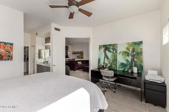 8270 N HAYDEN Road 2004, Scottsdale, AZ 85258