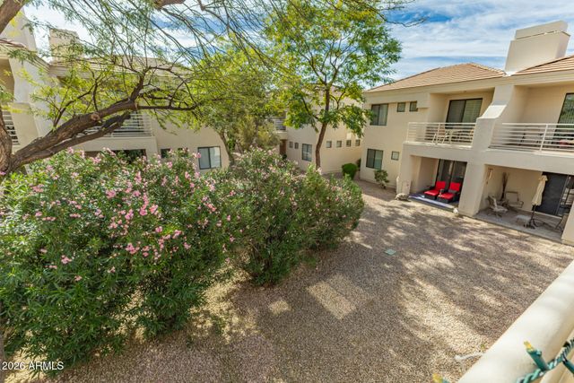 8270 N HAYDEN Road 2004, Scottsdale, AZ 85258