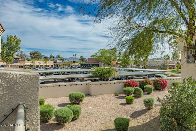 8270 N HAYDEN Road 2004, Scottsdale, AZ 85258