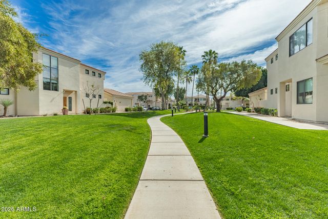 8270 N HAYDEN Road 2004, Scottsdale, AZ 85258