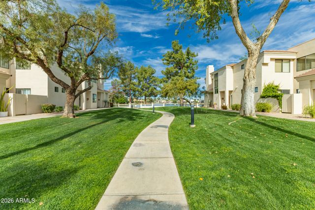 8270 N HAYDEN Road 2004, Scottsdale, AZ 85258