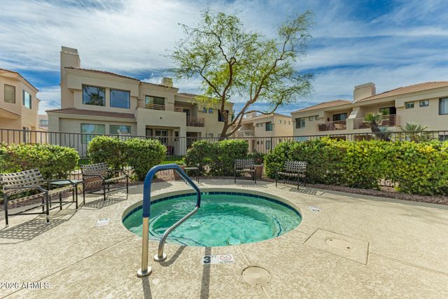 8270 N HAYDEN Road 2004, Scottsdale, AZ 85258