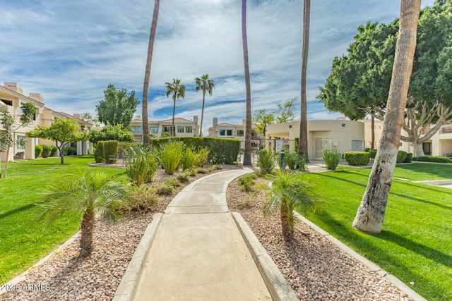 8270 N HAYDEN Road 2004, Scottsdale, AZ 85258