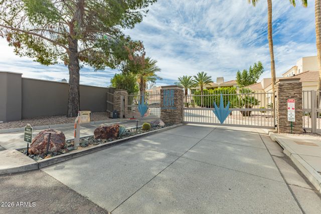 8270 N HAYDEN Road 2004, Scottsdale, AZ 85258