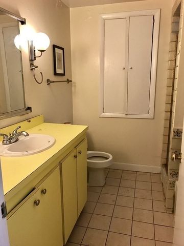 43 Grove St 2, Boston, MA 02114