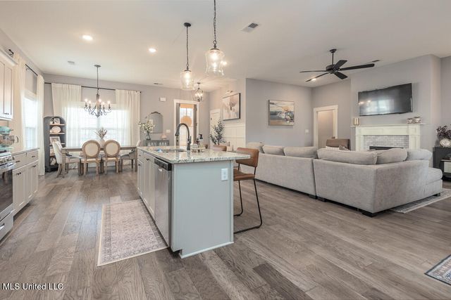 3066 Meadows Way, Hernando, MS 38632