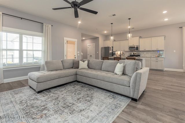 3066 Meadows Way, Hernando, MS 38632