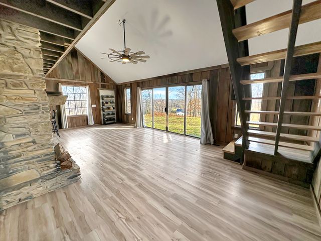 1041 Old Mount Vernon Rd, Bethpage, TN 37022