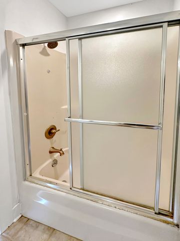 1041 Old Mount Vernon Rd, Bethpage, TN 37022