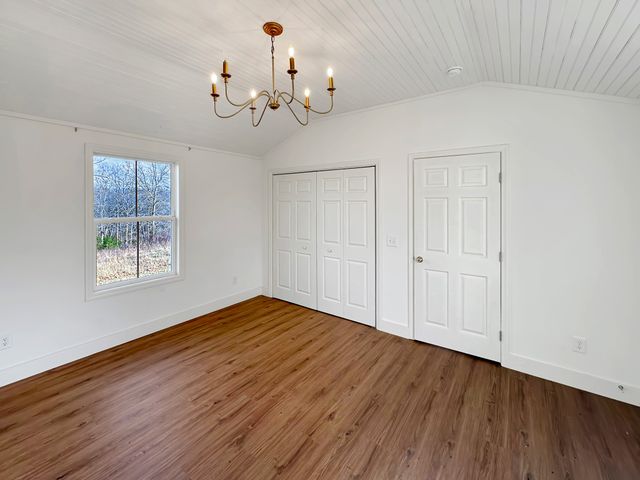 1041 Old Mount Vernon Rd, Bethpage, TN 37022