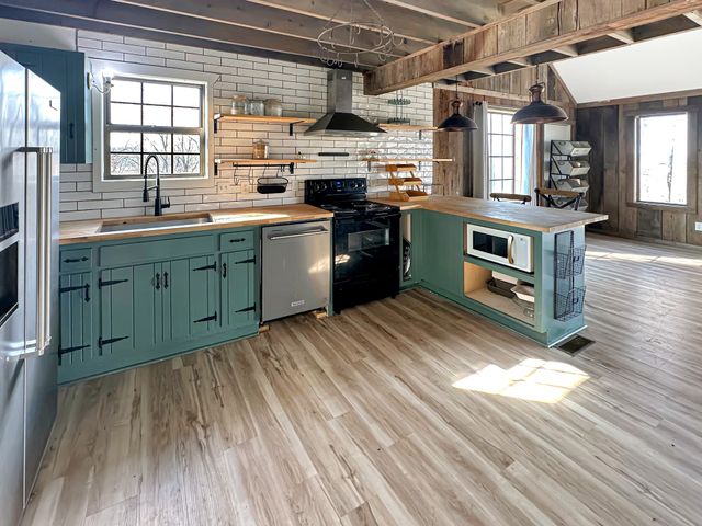 1041 Old Mount Vernon Rd, Bethpage, TN 37022