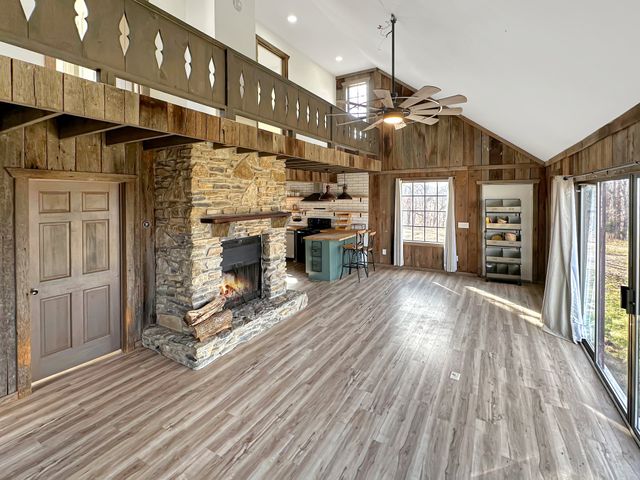 1041 Old Mount Vernon Rd, Bethpage, TN 37022