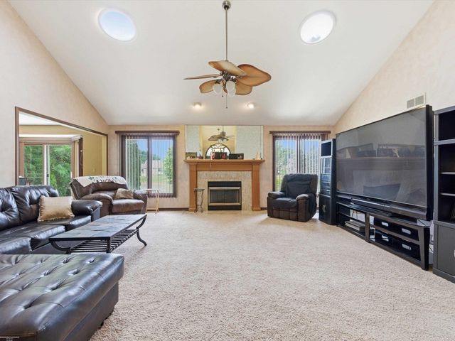 41891 Clinton Pines Drive, Clinton Township, MI 48038