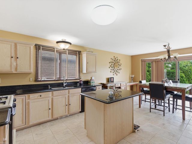 41891 Clinton Pines Drive, Clinton Township, MI 48038