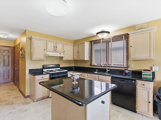 41891 Clinton Pines Drive, Clinton Township, MI 48038