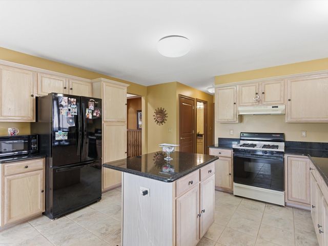 41891 Clinton Pines Drive, Clinton Township, MI 48038