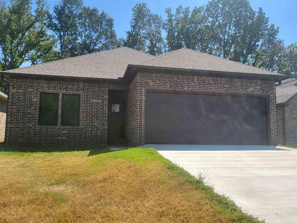 933 N Jeff Davis Avenue, Jacksonville, AR 72076