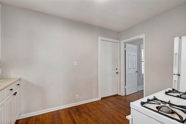 2829 N Grant Avenue, Springfield, MO 65803