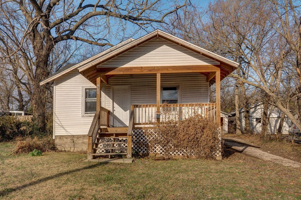 2829 N Grant Avenue, Springfield, MO 65803