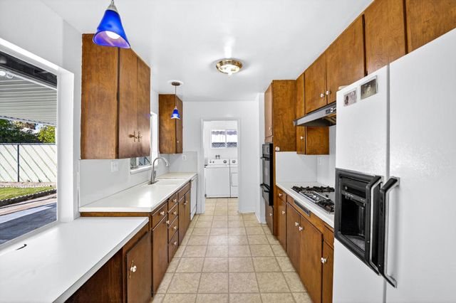 765 N Paseo De Anza, Palm Springs, CA 92262