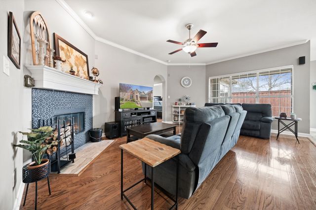 1612 Lake Eden Drive, Euless, TX 76039