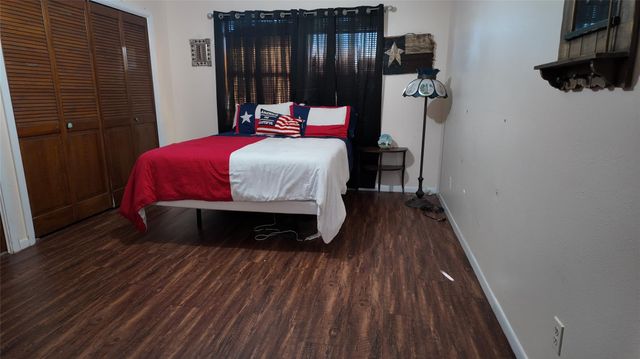 1126 W Canal Drive, Crystal Beach, TX 77650