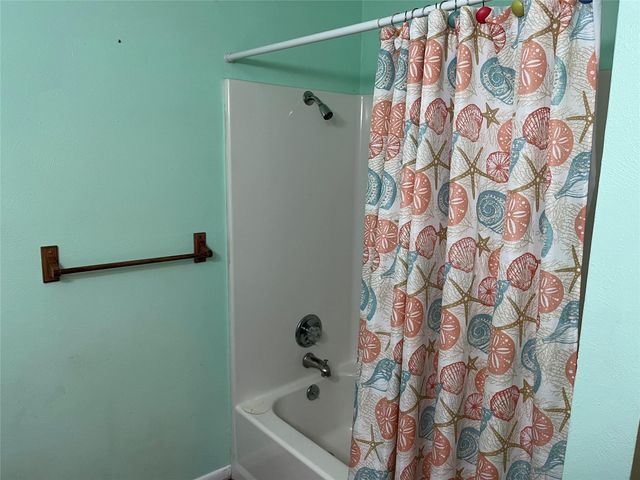 1126 W Canal Drive, Crystal Beach, TX 77650