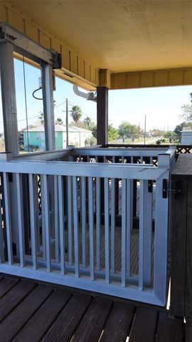 1126 W Canal Drive, Crystal Beach, TX 77650