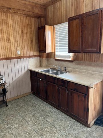 1126 W Canal Drive, Crystal Beach, TX 77650