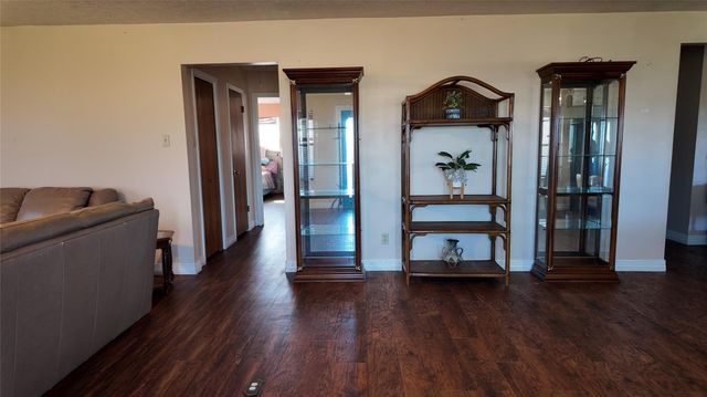 1126 W Canal Drive, Crystal Beach, TX 77650