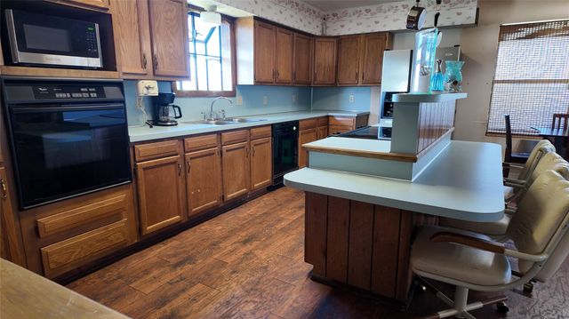 1126 W Canal Drive, Crystal Beach, TX 77650