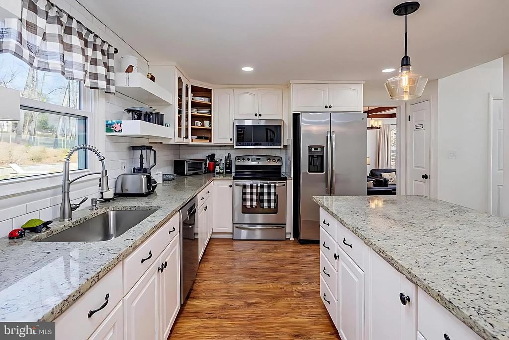 4 CHARTWELL CT, Owings Mills, MD 21117