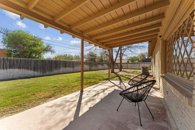 1700 N H St, Midland, TX 79705