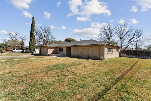 1700 N H St, Midland, TX 79705