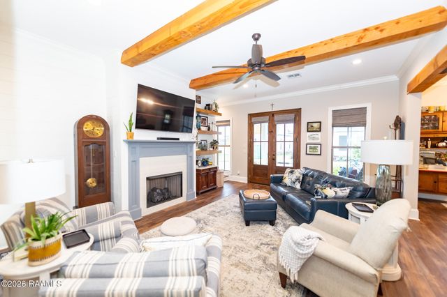 209 Oak Village Drive, Scott, LA 70583