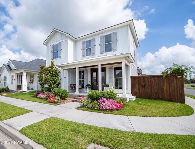 209 Oak Village Drive, Scott, LA 70583